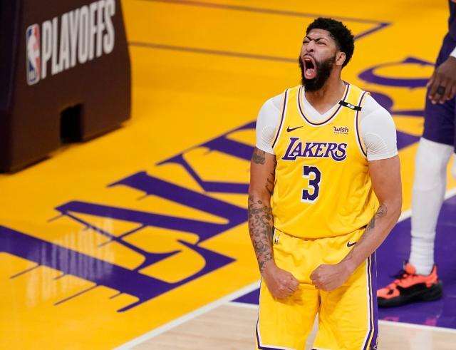 29lakers-davis1-mobileMasterAt3x.jpg